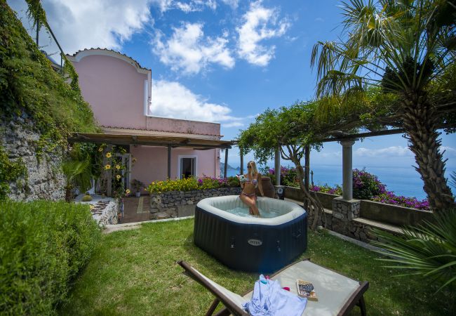 Casa a Praiano - Casale Fralisa - Meravigliosa terrazza e vasca idromassaggio vista mare