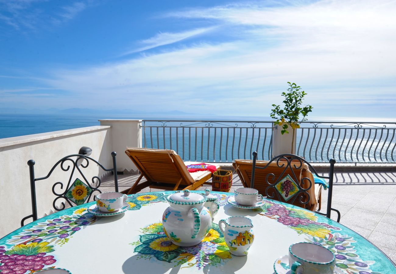 Casa a Praiano - Casa La Ulivella - Ampia terrazza sul mare