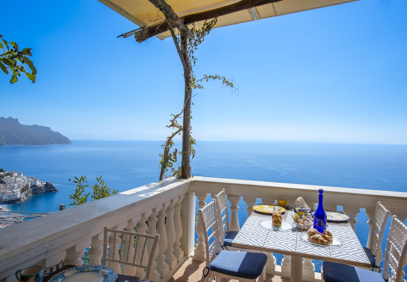 Villa a Pogerola - Villa Gioiello - Piscina vista mare con cromoterapia 
