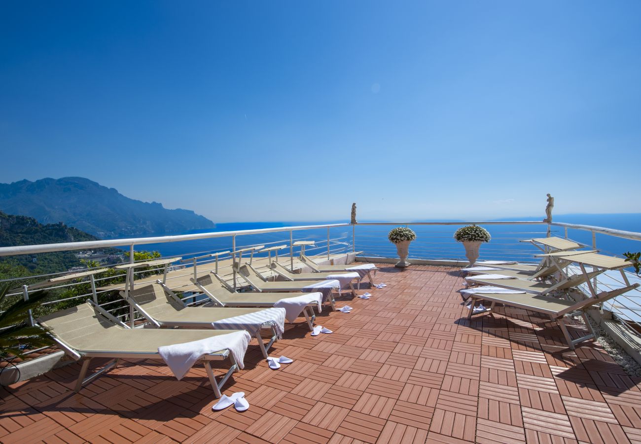 Villa a Pogerola - Villa Gioiello - Piscina vista mare con cromoterapia 