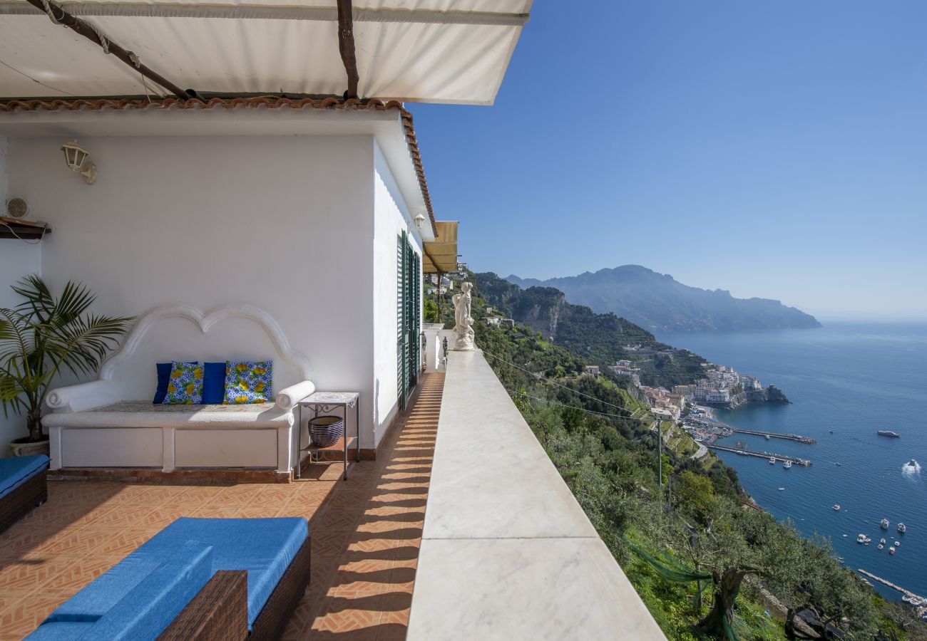 Villa a Pogerola - Villa Gioiello - Piscina vista mare con cromoterapia 