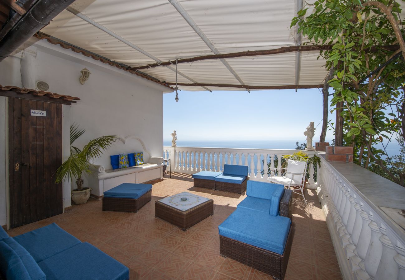 Villa a Pogerola - Villa Gioiello - Piscina vista mare con cromoterapia 