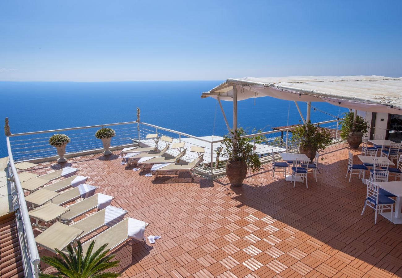 Villa a Pogerola - Villa Gioiello - Piscina vista mare con cromoterapia 