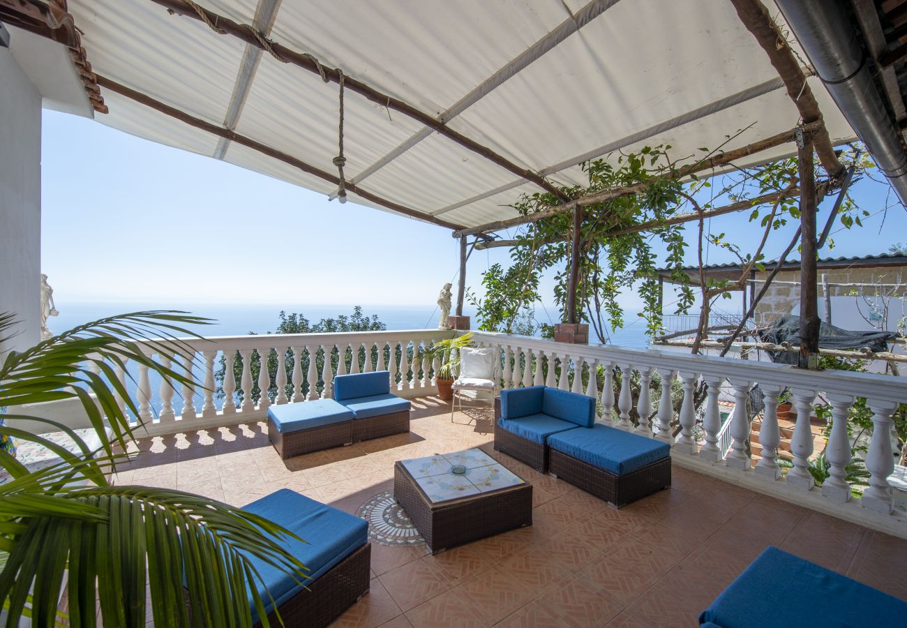 Villa a Pogerola - Villa Gioiello - Piscina vista mare con cromoterapia 