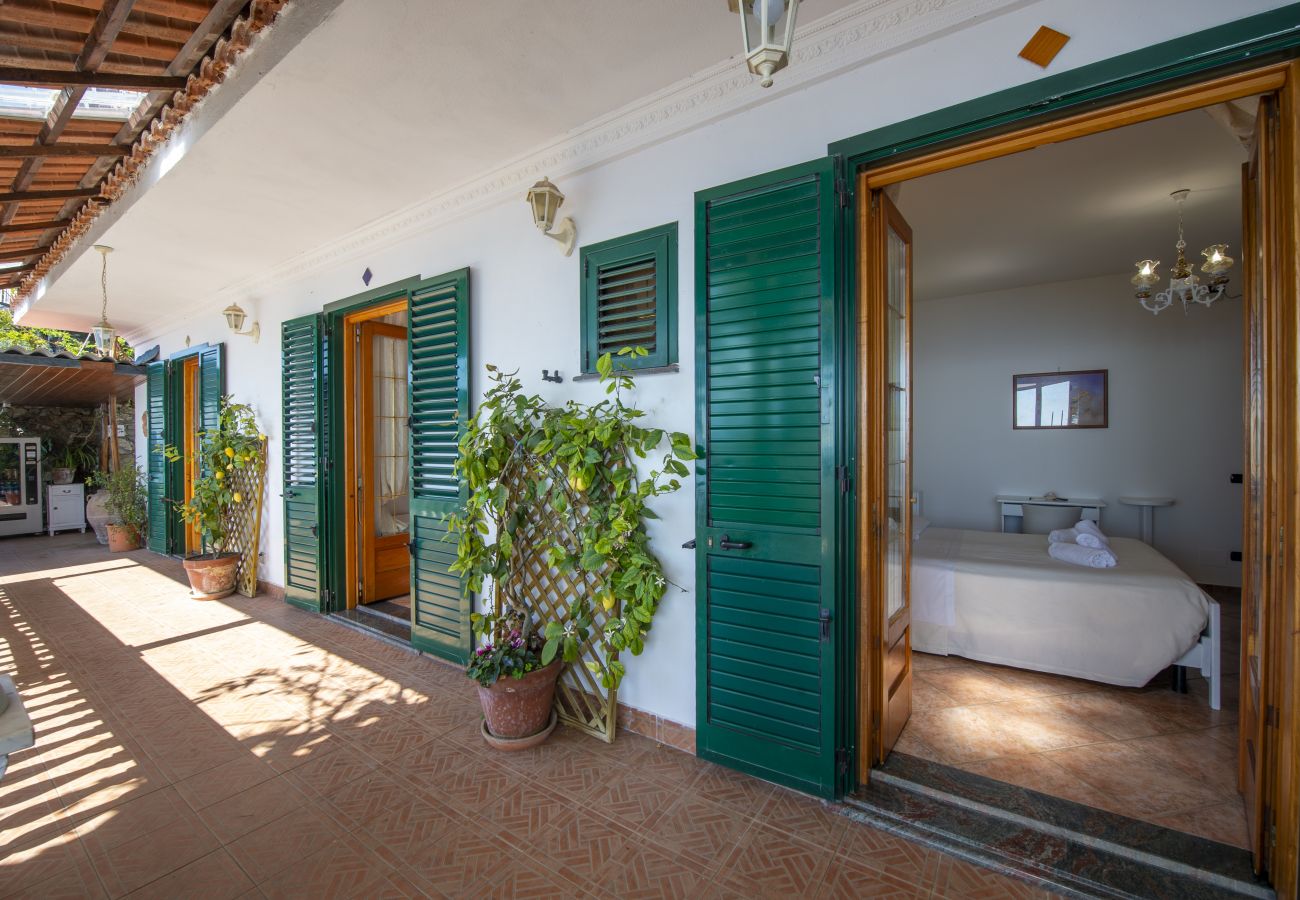 Villa a Pogerola - Villa Gioiello - Piscina vista mare con cromoterapia 
