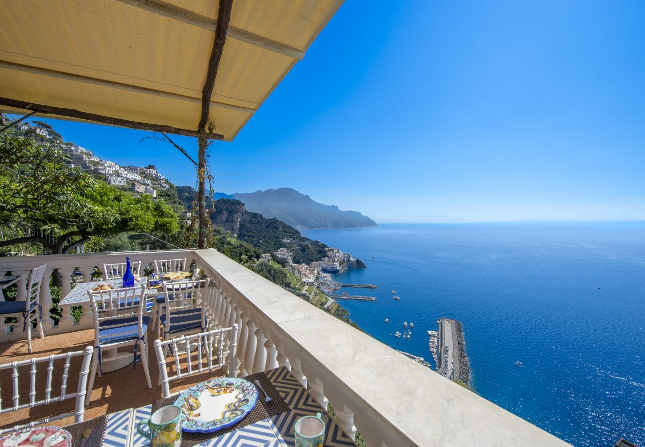 Villa a Pogerola - Villa Gioiello - Piscina vista mare con cromoterapia 