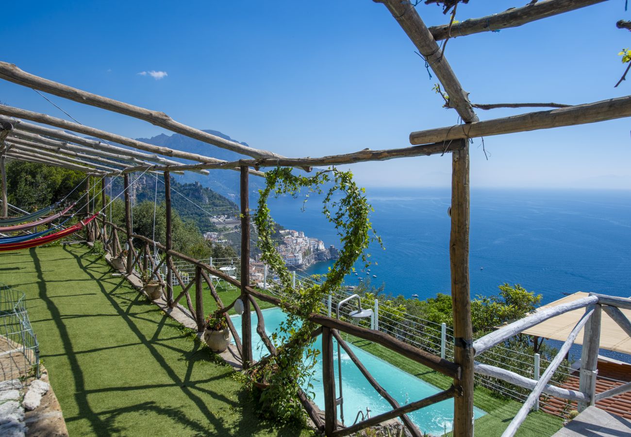 Villa a Pogerola - Villa Gioiello - Piscina vista mare con cromoterapia 