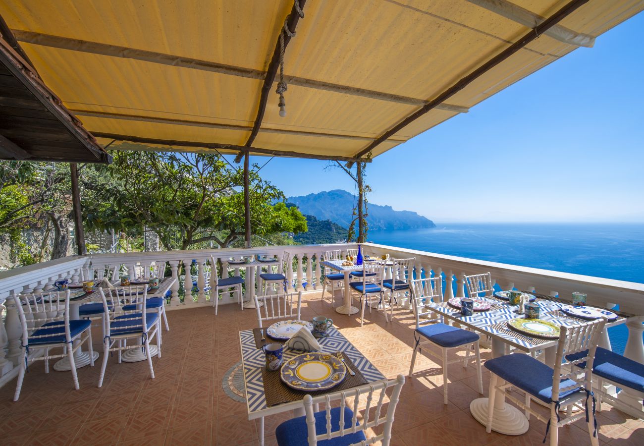 Villa a Pogerola - Villa Gioiello - Piscina vista mare con cromoterapia 
