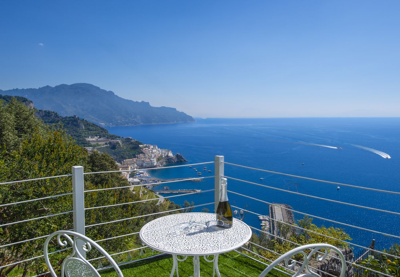 Villa a Pogerola - Villa Gioiello - Piscina vista mare con cromoterapia 