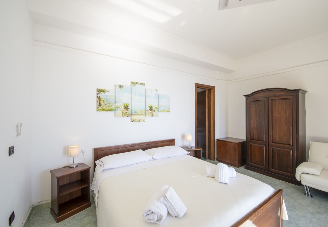 Villa a Pogerola - Villa Gioiello - Piscina vista mare con cromoterapia 