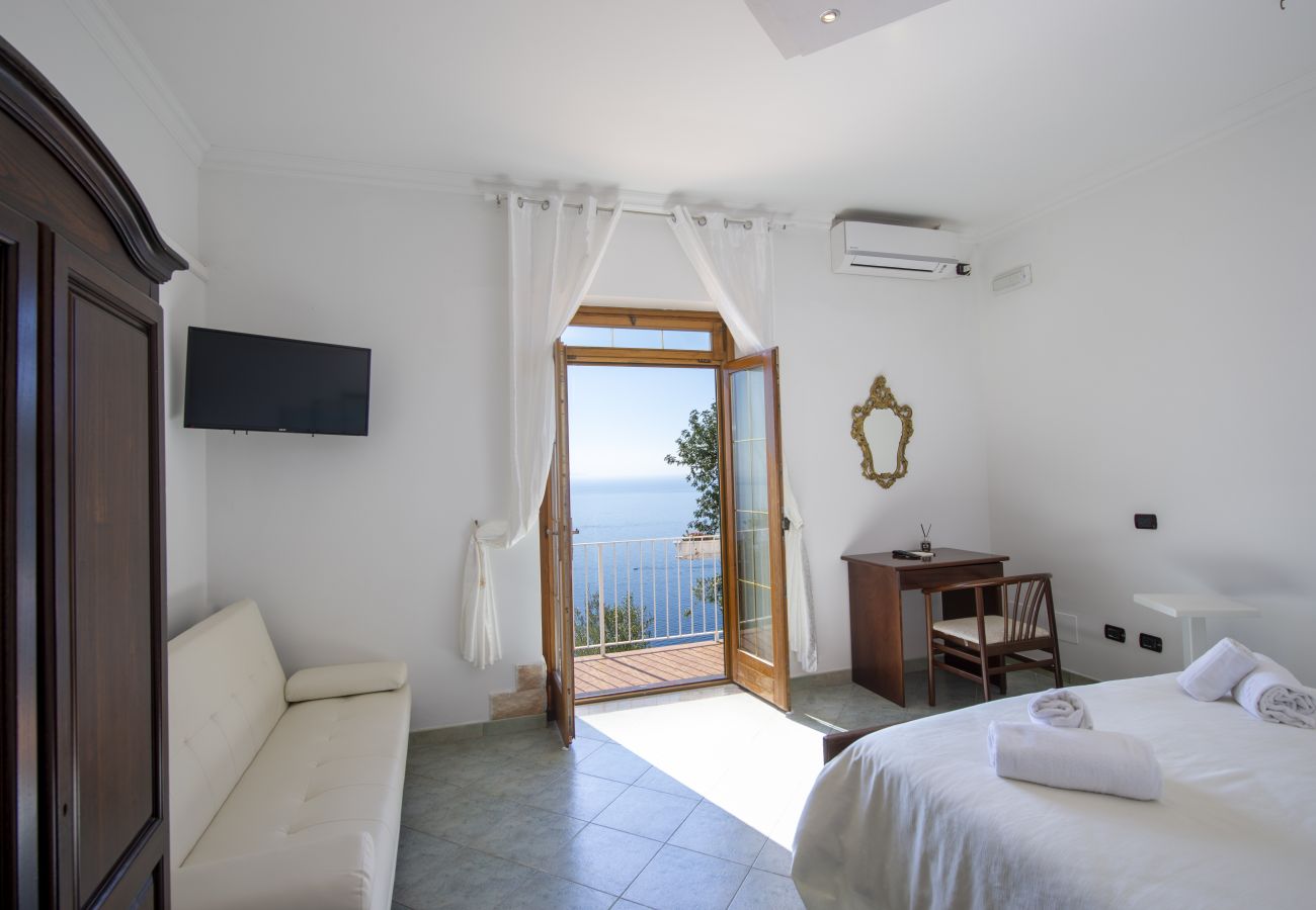 Villa a Pogerola - Villa Gioiello - Piscina vista mare con cromoterapia 