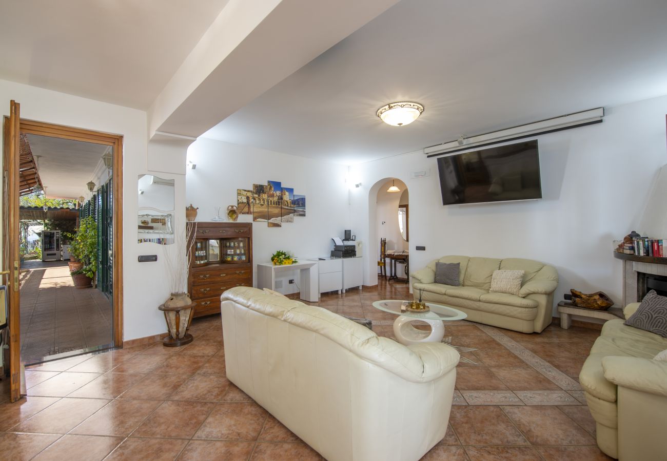 Villa a Pogerola - Villa Gioiello - Piscina vista mare con cromoterapia 