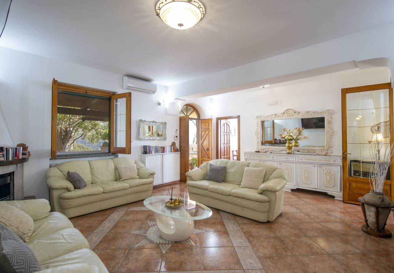 Villa a Pogerola - Villa Gioiello - Piscina vista mare con cromoterapia 