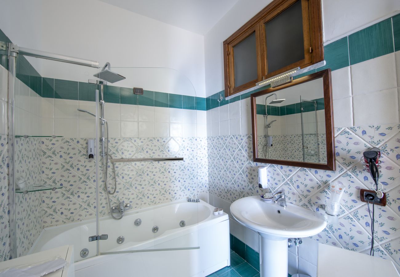 Villa a Pogerola - Villa Gioiello - Piscina vista mare con cromoterapia 