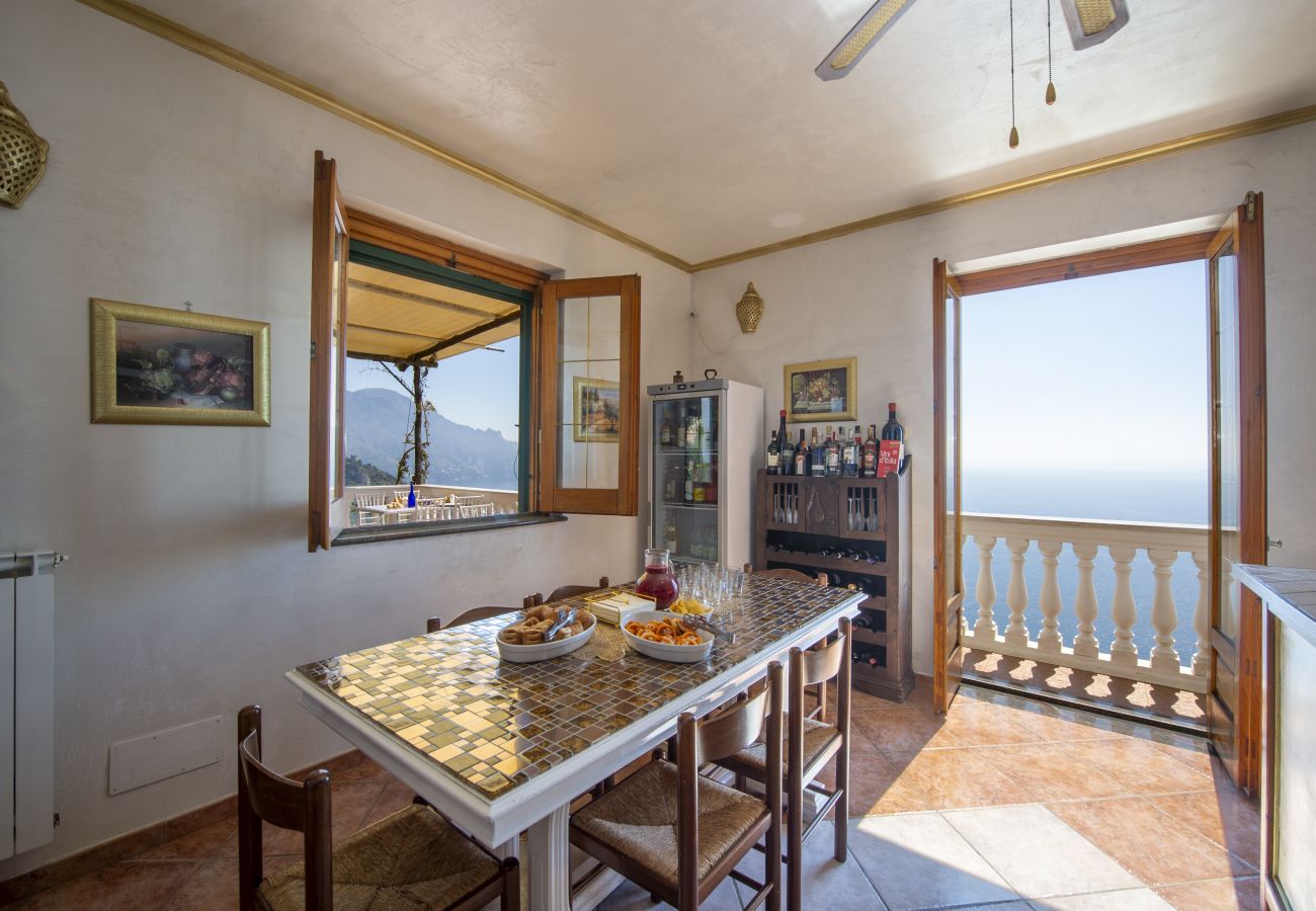 Villa a Pogerola - Villa Gioiello - Piscina vista mare con cromoterapia 