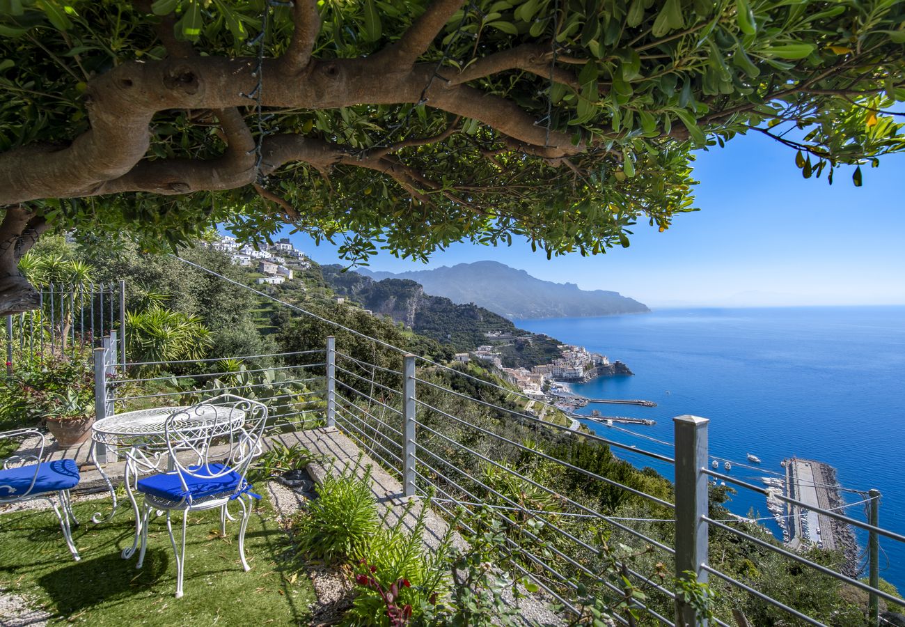 Villa a Pogerola - Villa Gioiello - Piscina vista mare con cromoterapia 