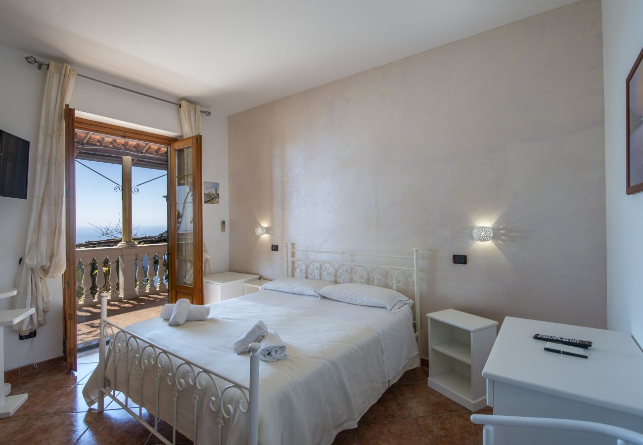 Villa a Pogerola - Villa Gioiello - Piscina vista mare con cromoterapia 