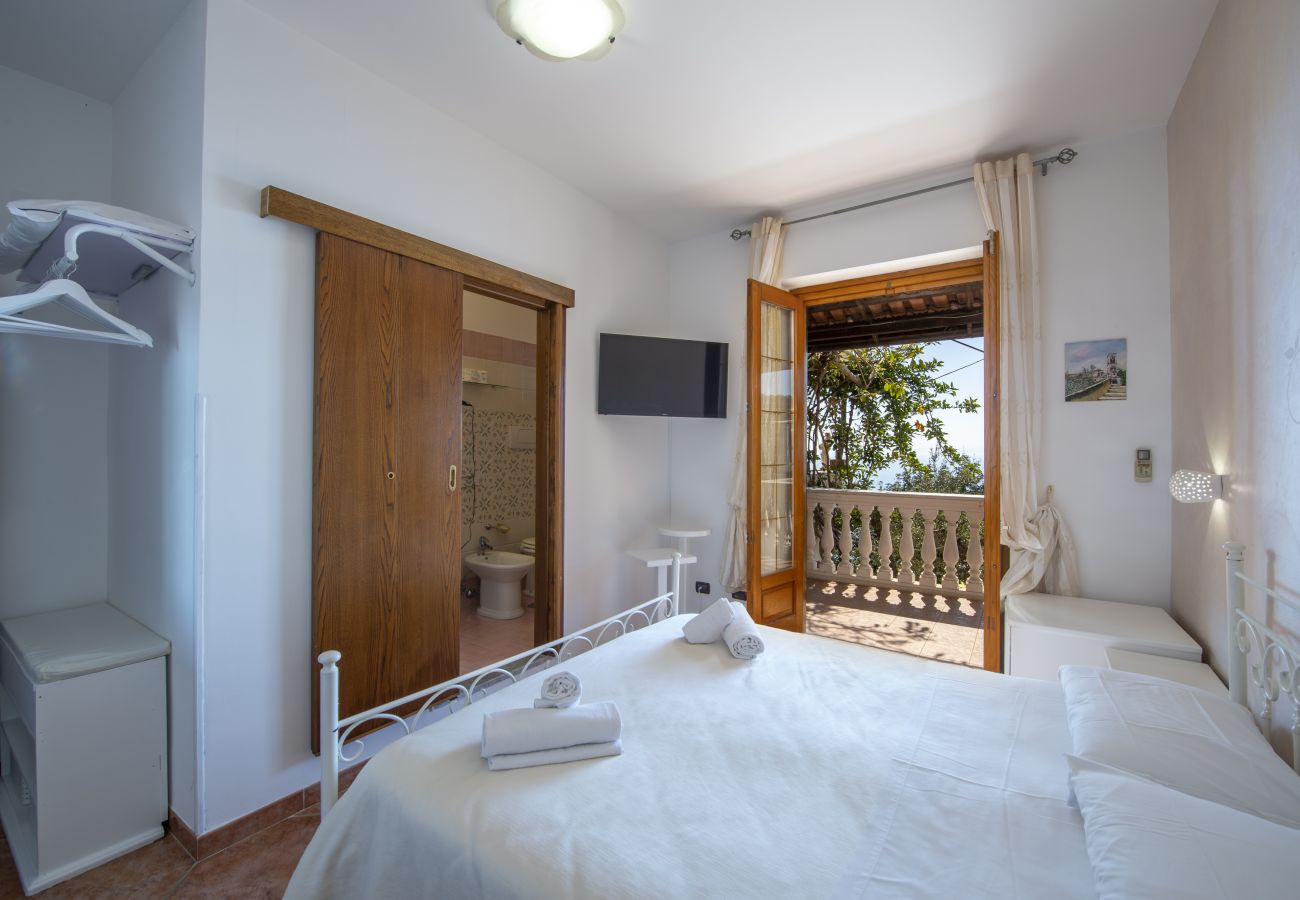 Villa a Pogerola - Villa Gioiello - Piscina vista mare con cromoterapia 