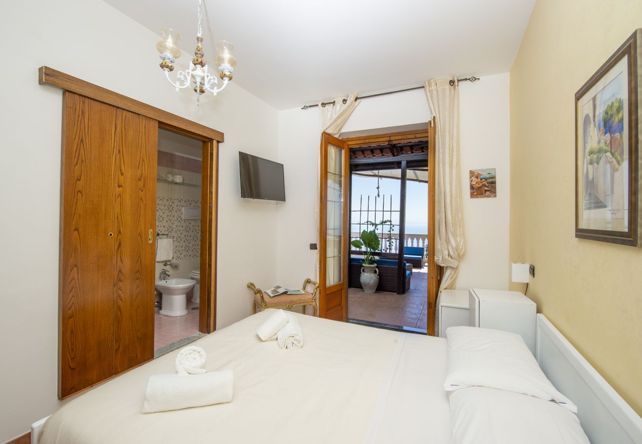 Villa a Pogerola - Villa Gioiello - Piscina vista mare con cromoterapia 
