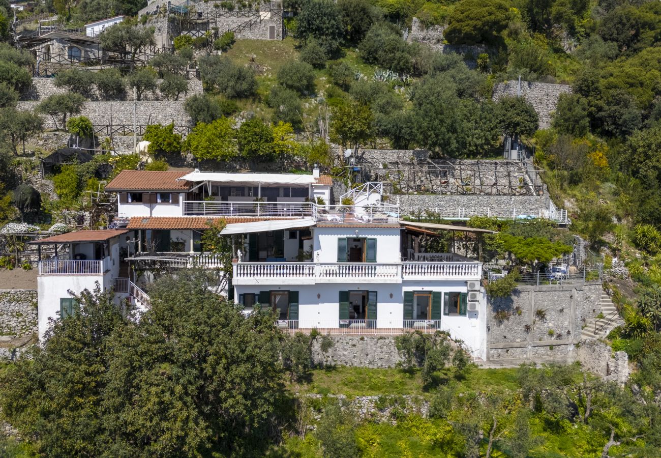 Villa a Pogerola - Villa Gioiello - Piscina vista mare con cromoterapia 