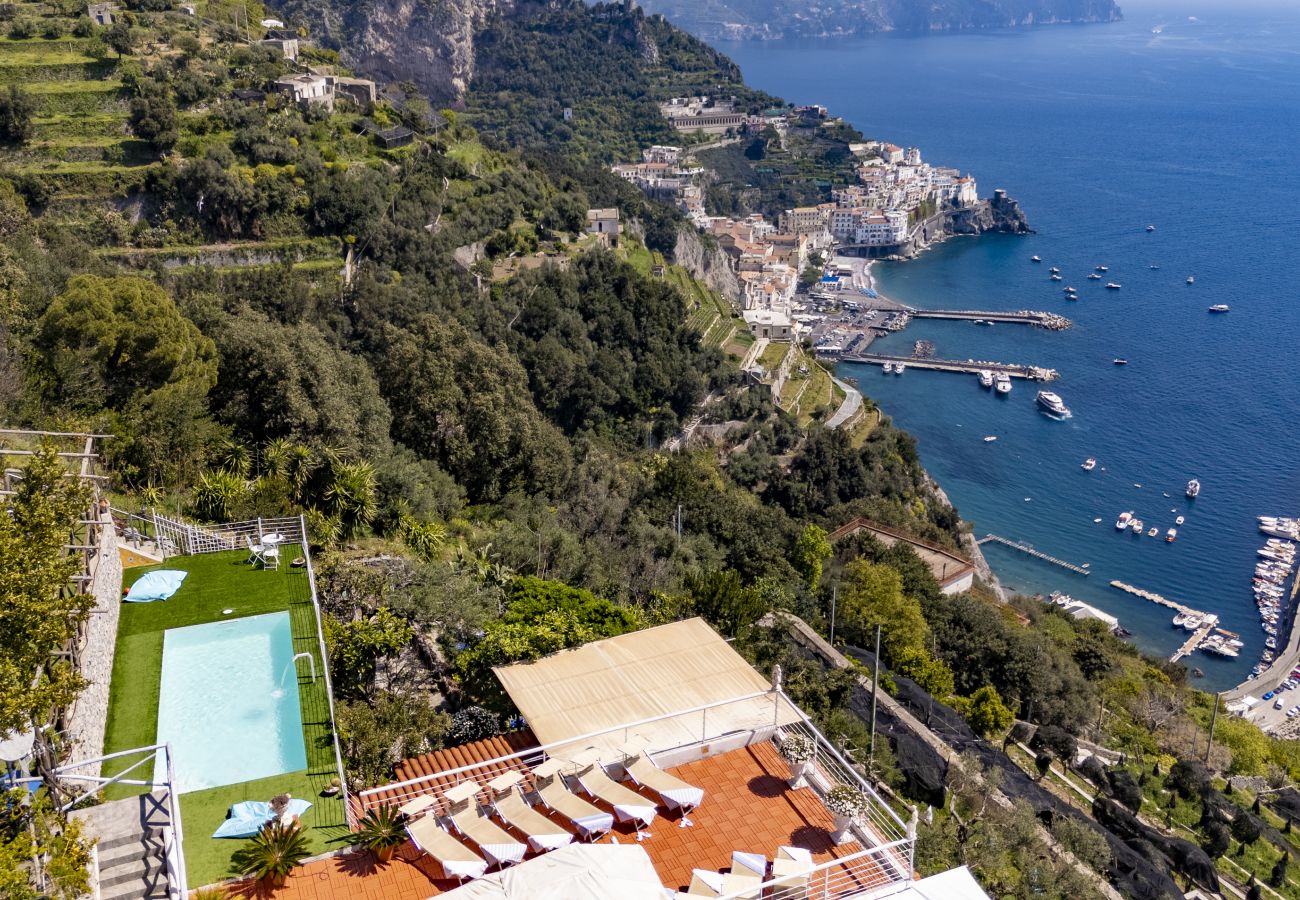Villa a Pogerola - Villa Gioiello - Piscina vista mare con cromoterapia 