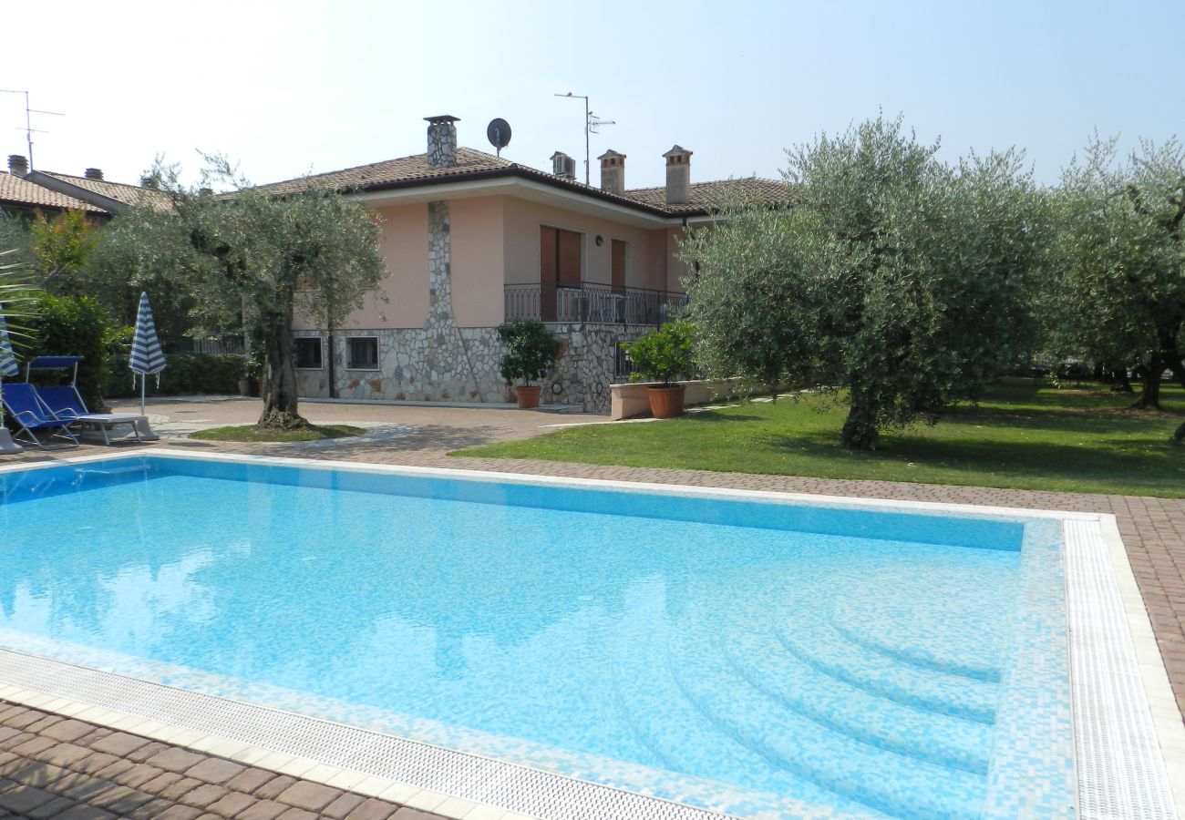 Casa a Lazise - Regarda - Villa Olivi 10 a Lazise con piscina, wifi e terrazza