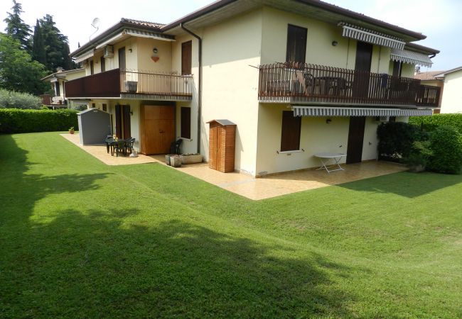 Appartamento a Lazise - ACCOGLIENTE BILOCALE Appartamento a Lazise - ACCOGLIENTE BILOCALE
