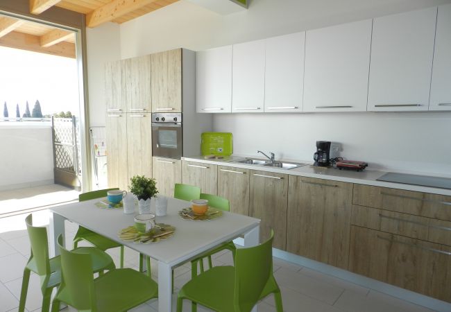 Appartamento a Castelnuovo del Garda - SPAZIOSO ATTICO Appartamento a Castelnuovo del Garda - SPAZIOSO ATTICO