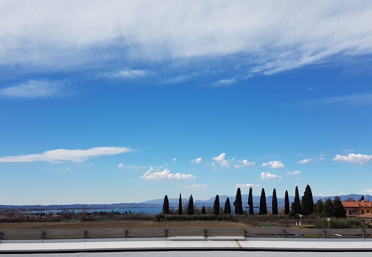 Appartamento a Castelnuovo del Garda - SPAZIOSO ATTICO Appartamento a Castelnuovo del Garda - SPAZIOSO ATTICO