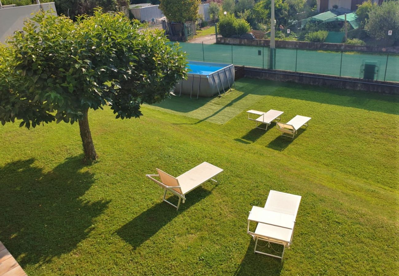 Villa a Lazise - Regarda - Villa Valesana con 3 camere, 2 bagni, giardino e piscina