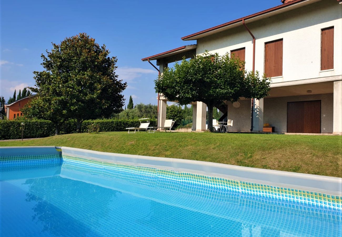 Villa a Lazise - Regarda - Villa Valesana con 3 camere, 2 bagni, giardino e piscina