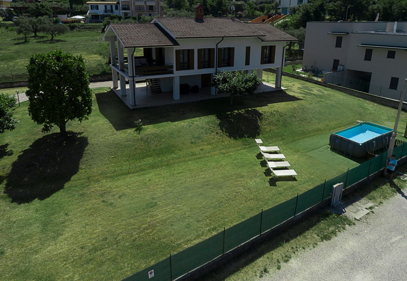 Villa a Lazise - Regarda - Villa Valesana con 3 camere, 2 bagni, giardino e piscina