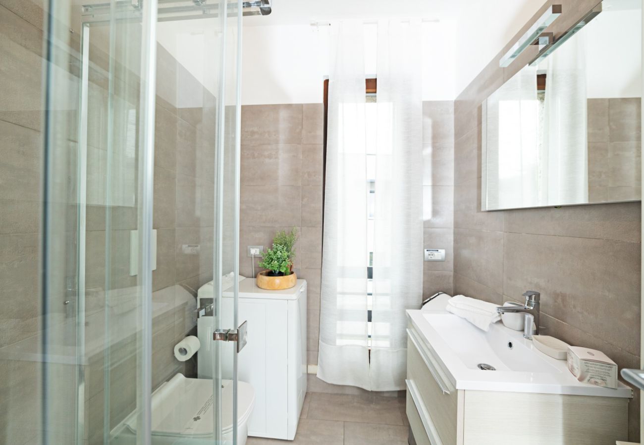 Villa a Lazise - Regarda - Villa Valesana con 3 camere, 2 bagni, wifi, giardino 