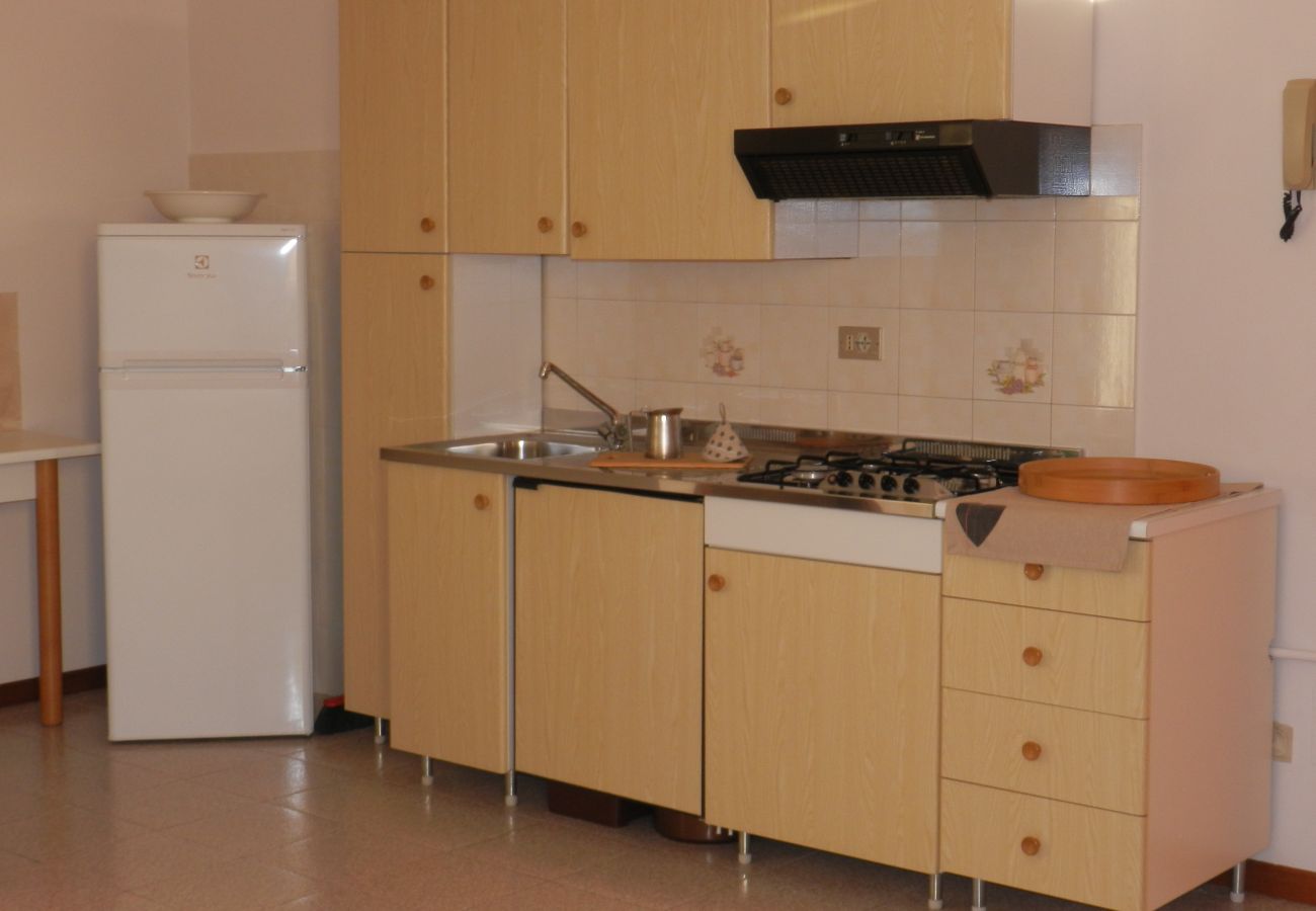 Appartamento a Lazise - Regarda – appartamento Rosa Alba 7 con ingresso al campeggio Park delle Rose e alla spiaggia