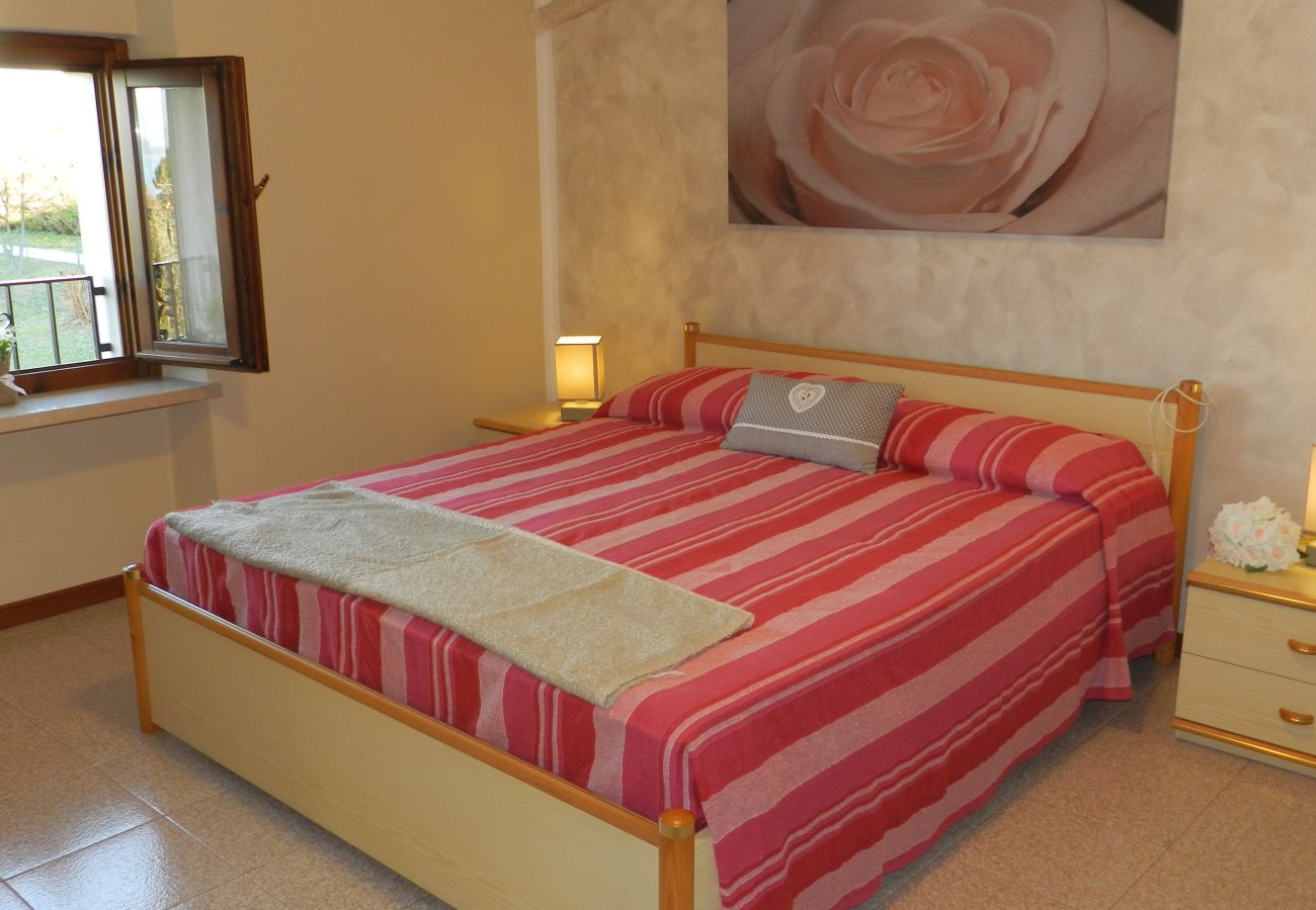 Appartamento a Lazise - Regarda – appartamento Rosa Alba 7 con ingresso al campeggio Park delle Rose e alla spiaggia