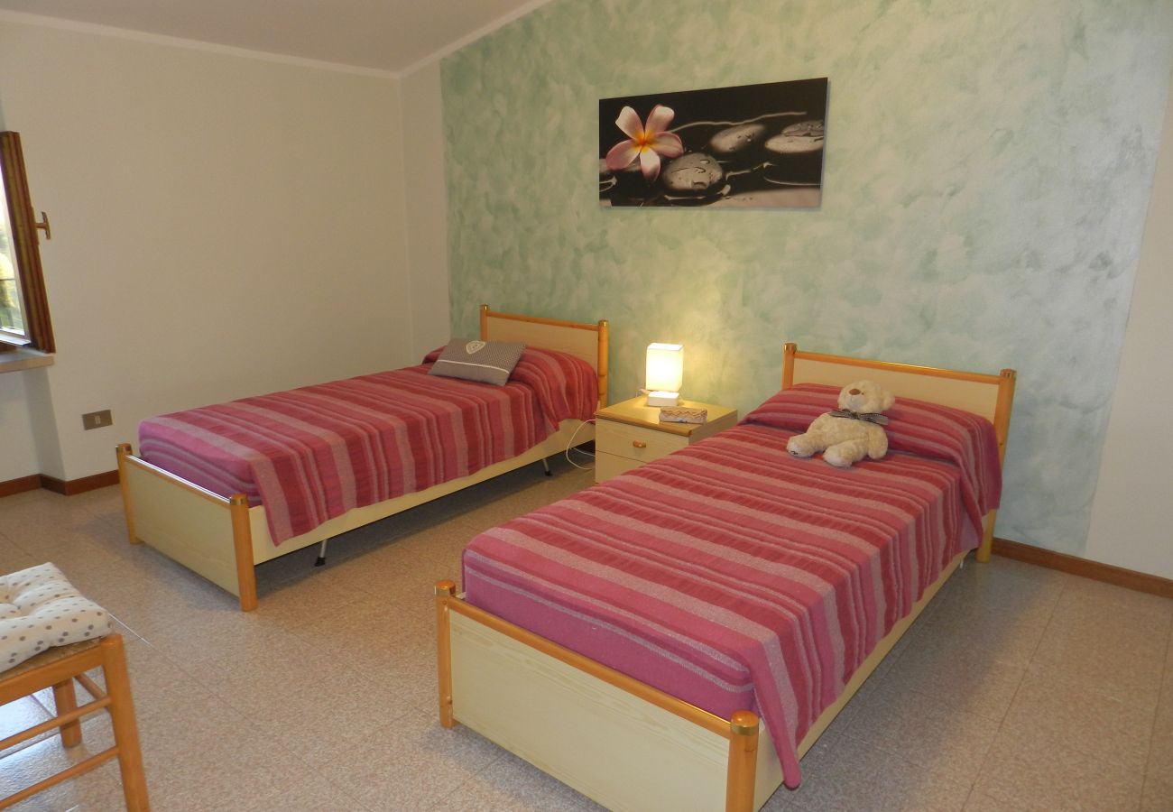 Appartamento a Lazise - Regarda – appartamento Rosa Alba 7 con ingresso al campeggio Park delle Rose e alla spiaggia