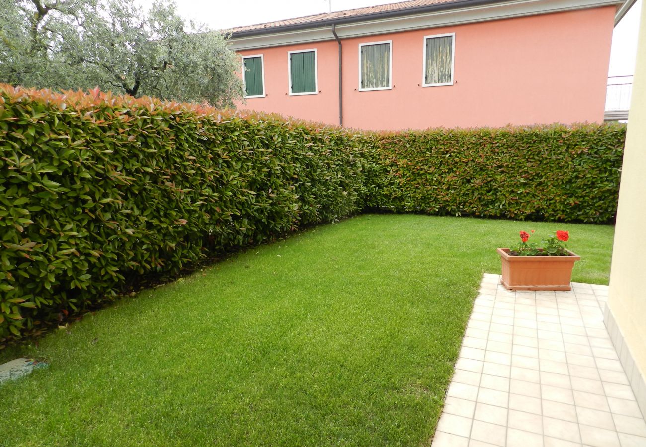 Appartamento a Lazise - Regarda - Wine Apartment Promenade centrale con giardino e piscina
