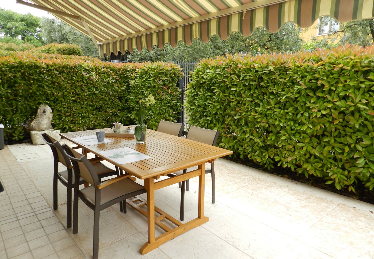 Appartamento a Lazise - Regarda - Wine Apartment Promenade centrale con giardino e piscina