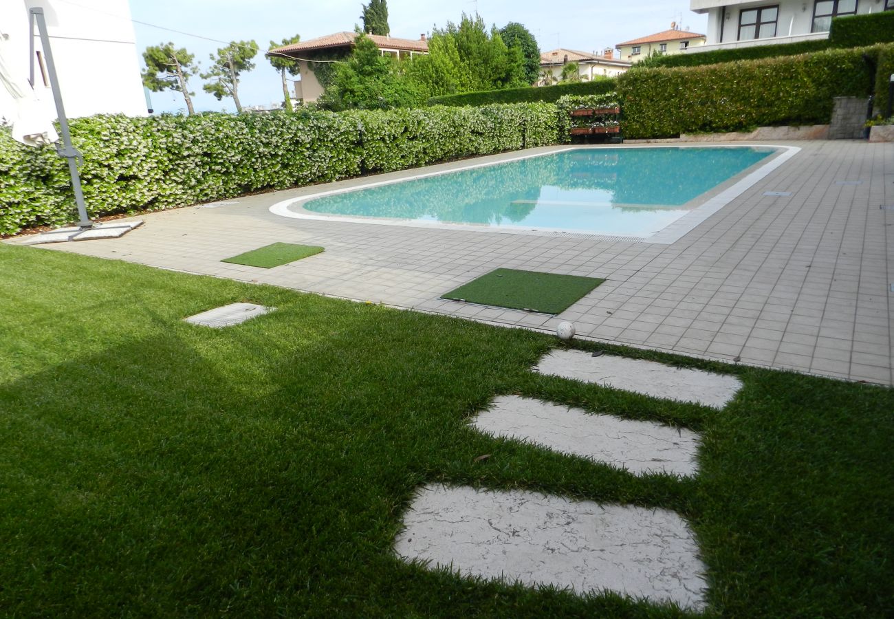 Appartamento a Lazise - Regarda - Wine Apartment Promenade centrale con giardino e piscina