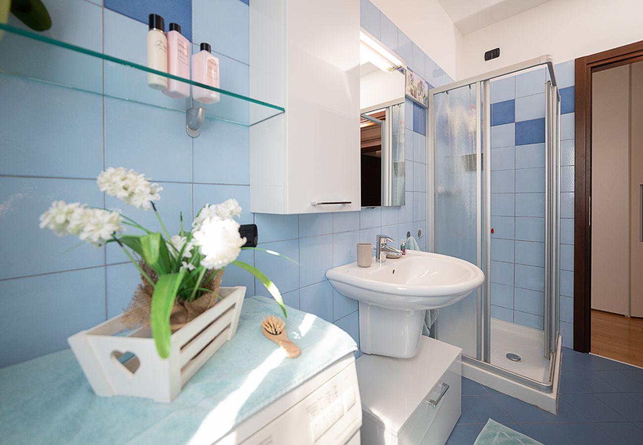 Appartamento a Lazise - Regarda - Wine Apartment Promenade centrale con giardino e piscina