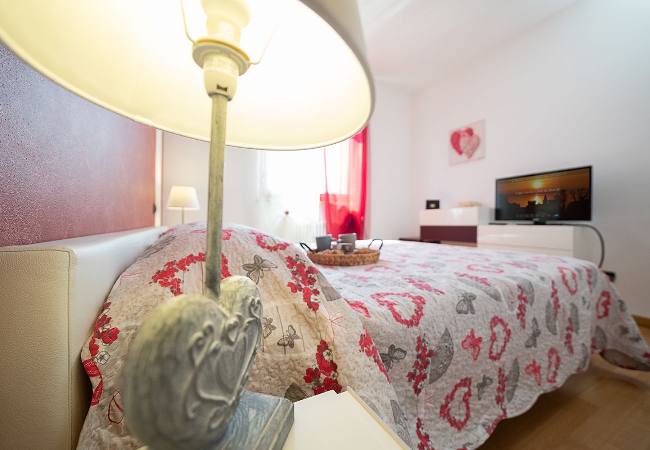 Appartamento a Lazise - Regarda - Wine Apartment Promenade centrale con giardino e piscina