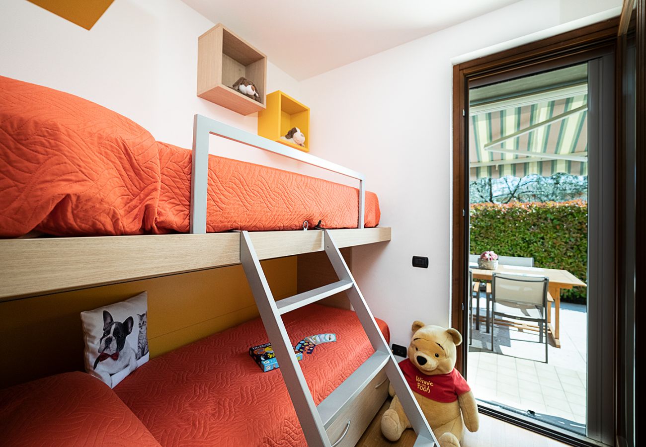 Appartamento a Lazise - Regarda - Wine Apartment Promenade centrale con giardino e piscina