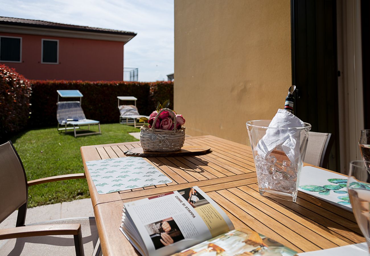 Appartamento a Lazise - Regarda - moderno trilocale Promenade a Lazise con giardino e piscina