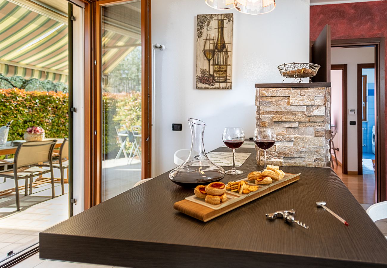 Appartamento a Lazise - Regarda - Wine Apartment Promenade centrale con giardino e piscina