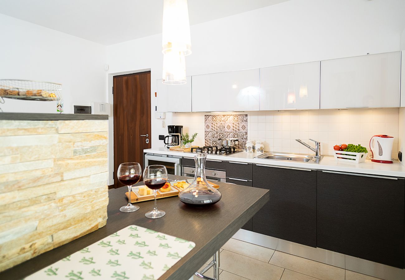 Appartamento a Lazise - Regarda - Wine Apartment Promenade centrale con giardino e piscina