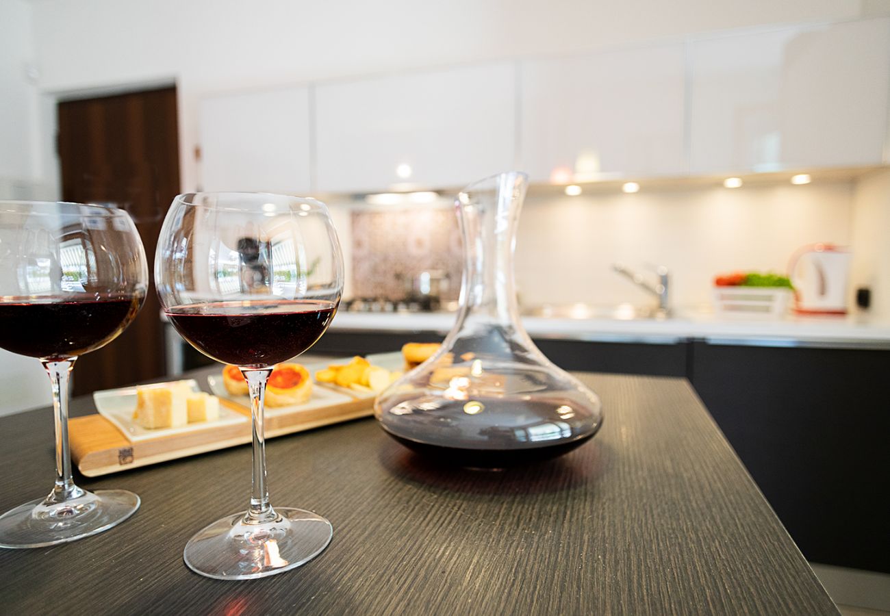 Appartamento a Lazise - Regarda - Wine Apartment Promenade centrale con giardino e piscina