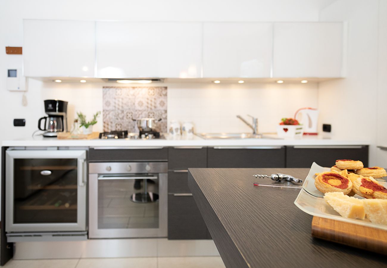 Appartamento a Lazise - Regarda - Wine Apartment Promenade centrale con giardino e piscina