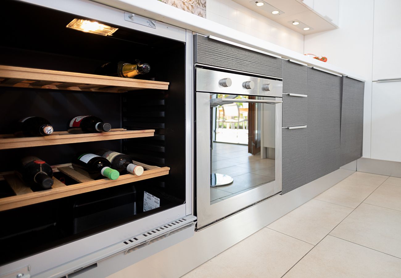 Appartamento a Lazise - Regarda - Wine Apartment Promenade centrale con giardino e piscina