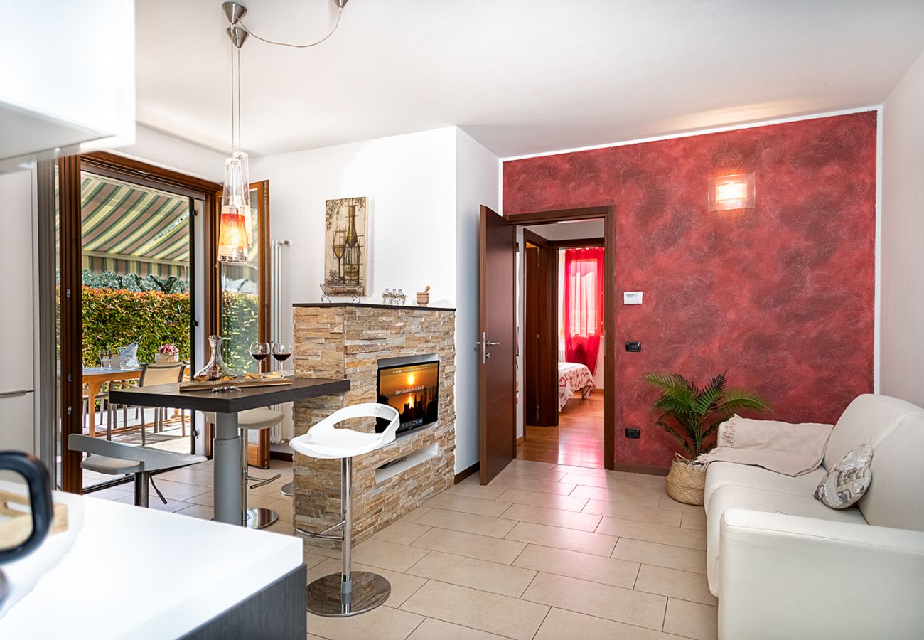 Appartamento a Lazise - Regarda - Wine Apartment Promenade centrale con giardino e piscina