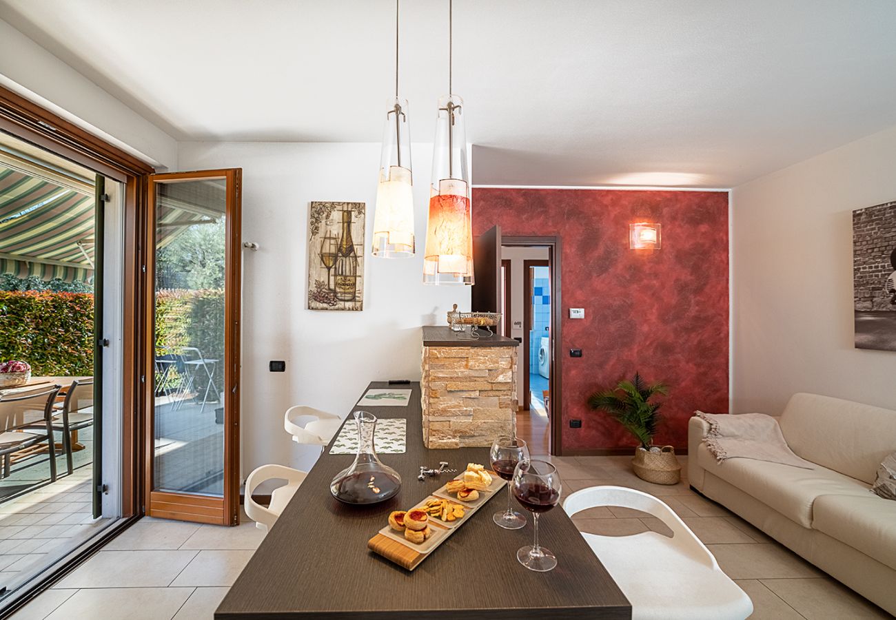 Appartamento a Lazise - Regarda - Wine Apartment Promenade centrale con giardino e piscina